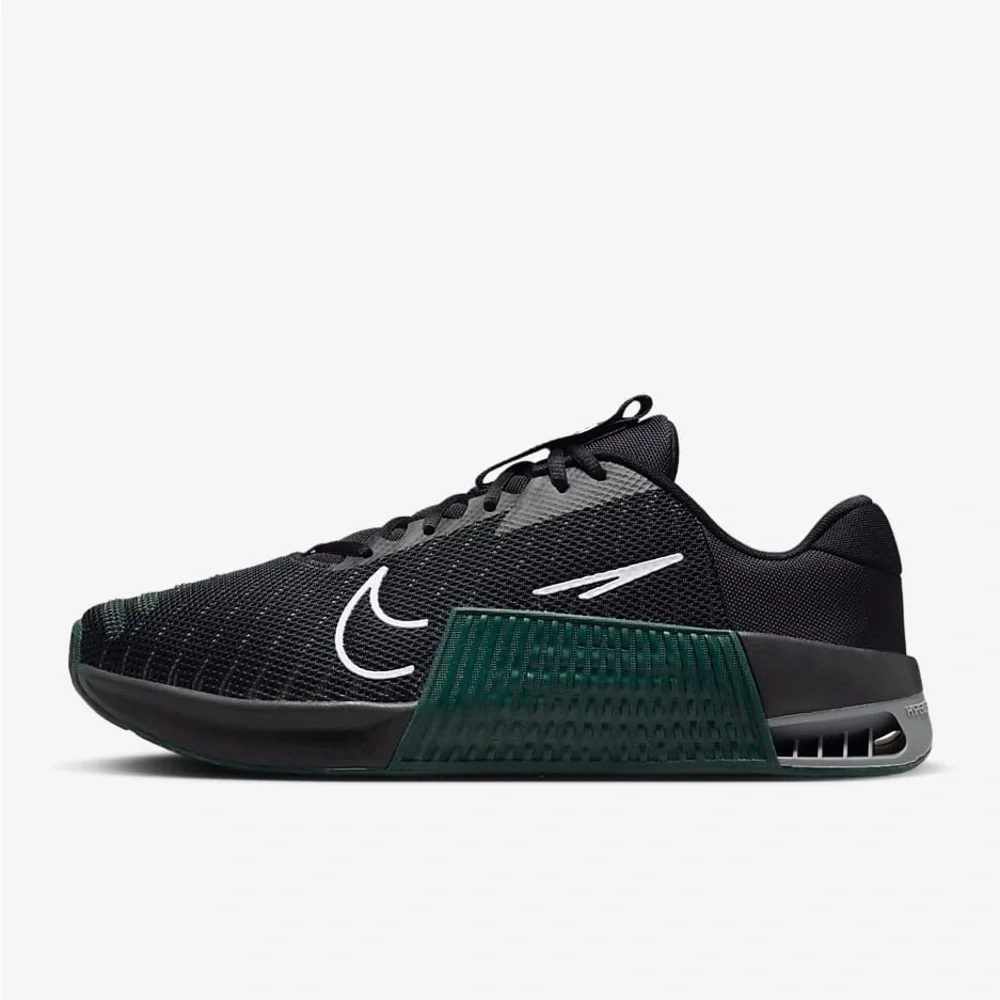 Nike Men's Black and Green Metcon 9 shoes